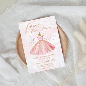 Prinses uitnodigen 4e verjaardag Vier ooit een prinses Verkleedjurken Sprookjesfeest uitnodiging afdrukbare pastel aquarel roze kasteeljurk afbeelding 5