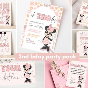 Pode incluir: Um pacote de festa imprimível com um esquema de cores rosa e branco com um tema de Minnie Mouse. O pacote inclui uma placa de boas-vindas, um convite de aniversário, um cartão de agradecimento, uma etiqueta de favor e uma placa que diz "We've Got Ears, Say Cheese!"