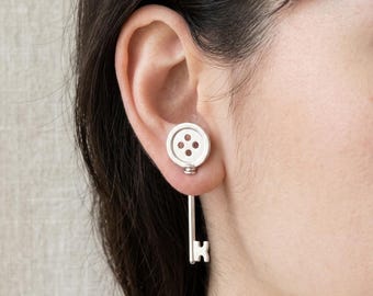 Coraline Key Earring Stud, Button Key, Coraline portal key, The Beldam, Key jewelry, Buttons jewelry, Cosplay Coraline