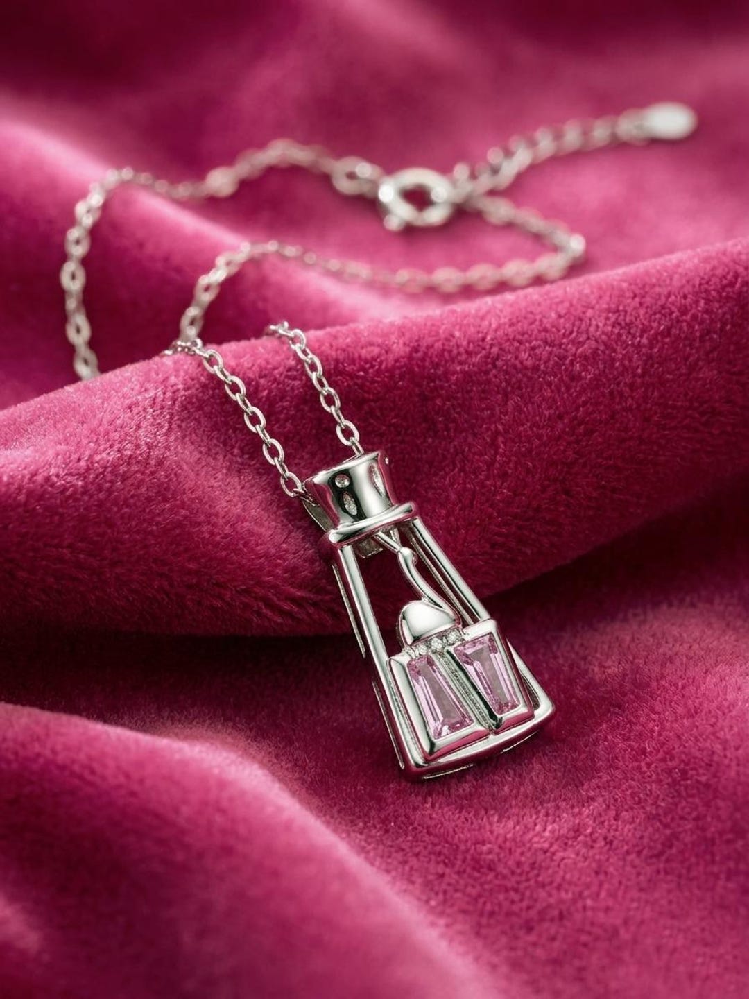 Llife　QUILLE BOTTLE NECKLACE Klein_Bottle_Necklace_01_grand