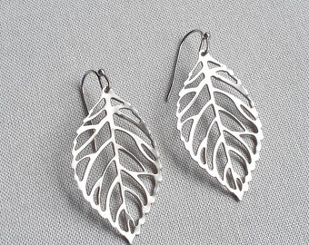 Silver Leaf Earrings . Silver Earrings . silver dangle earrings, fall, autumn, gift, silver jewelry, nature tree