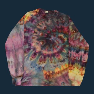 Size Medium purple and blue spiral tie dye long sleeve shirt