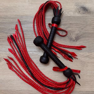 Látigo de cuero hecho a mano de gato de nueve colas, látigo rojo para azotes BDSM