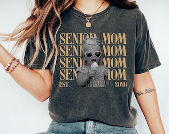 Custom Senior Mom 2026 Vintage Photo Shirt, Custom Photo Class of 2026 Family Shirt, Custom Senior Mom Graduation Shirt, Graduated Giftful