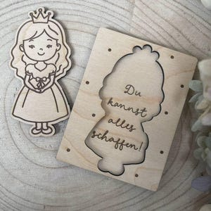 Mutmacher/Taschenumarmung/Schulanfang/Schule/Glücksbringer/Umarmung/Junge/Mädchen/Holzkarte/Du kannst alles schaffen/Holz-Steckfigur
