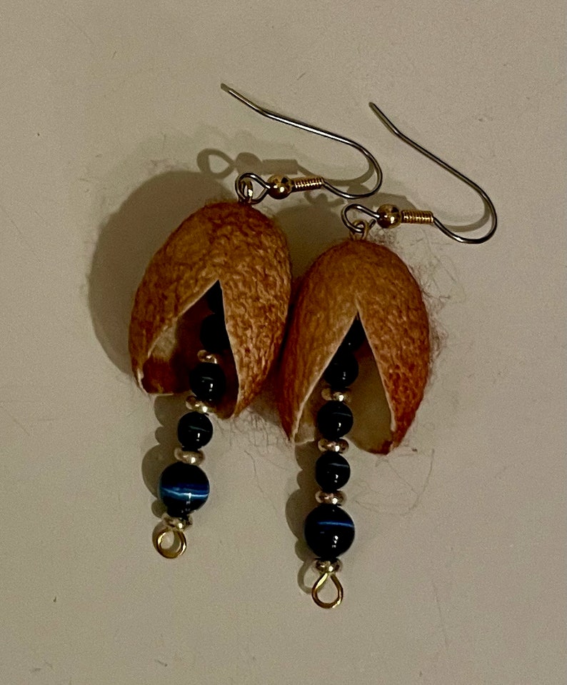 Brown and Navy Silk Cocoon Earrings, Hand Dyed, Bead Earrings, Lightweight Earrings, OOAK, Silk Cocoons, Gold and Silver-toned findings zdjęcie 4