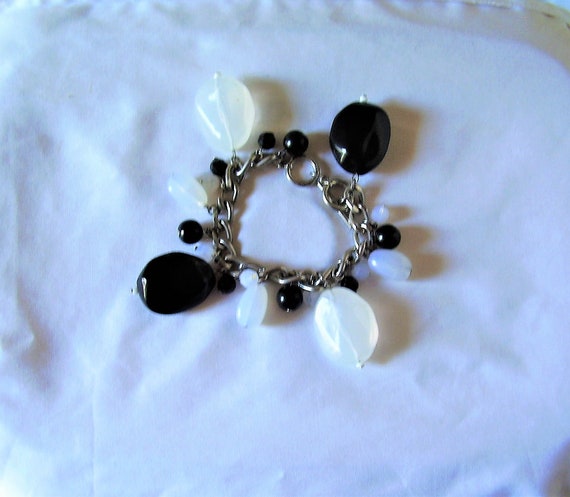 Silver tone Black White Beaded Bracelet - image 3
