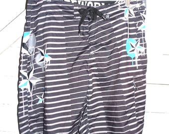 Bañador corto negro azul Freeworld talla 36