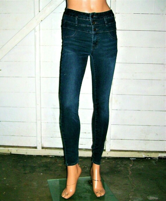 3 button high waisted jeans