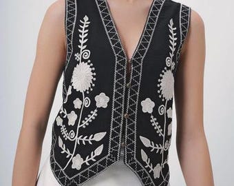 Women's Cotton Waistcoat with Traditional Ornament - Embroidered Vest l Vintage jacket