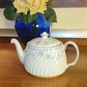 Minton Cliveden Pattern Teapot Fine Bone China 1986 Royal Doulton.