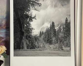 Ansel Adams Prints　「月とハーフドーム」 Amazon.com: The Poster Corp Moon and Half Dome (Embossed