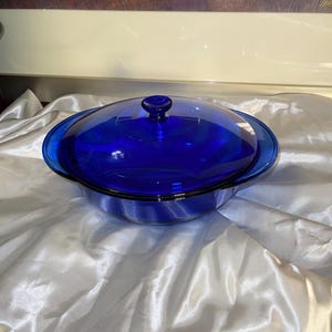 Stunningly Beautiful Cobalt Blue Anchor Hocking Lidded Baking Dish.