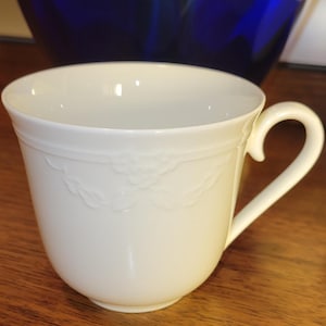 Villeroy & Boch Mettlach Fiori Weiss Cup