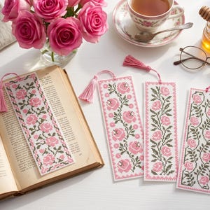 Set med 4 korsstygnsbokmärken med engelska rosor – Cottagecore blombroderimönster (PDF)