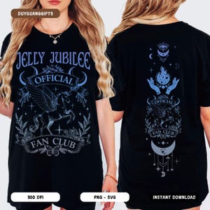 Puede incluir: Una camiseta negra con un diseño gráfico azul que presenta un unicornio, estrellas y el texto "Jelly Jubilee Official Fan Club".