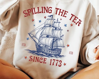 Spilling the Tea 1773 PNG, Sublimazione di una nave d'epoca del Boston Tea Party, Design retrò USA del 4 luglio PNG, Maglietta patriottica divertente PNG