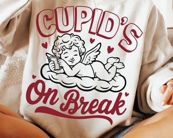 Schattig Cupido op pauze Svg png, trendy grappige sarcastische babycupido, vintage anti vday png, retro Valentijnsdag citaten shirtontwerp, png-sublimatie