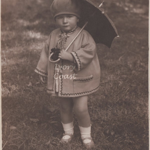 Little Girl with Umbrella Vintage Photo.  Digital Download, instaant, transfer, image, 1940, cute, child, photograph, portrait, #12PS/PS/PES