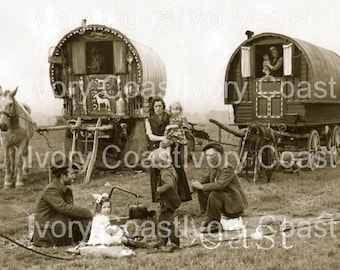 Gypsy Wagon Vintage Photo, Digital, Download, Image, traveler, boho, family, camp, caravan, campfire, nomad, horse, #15P2/EMB