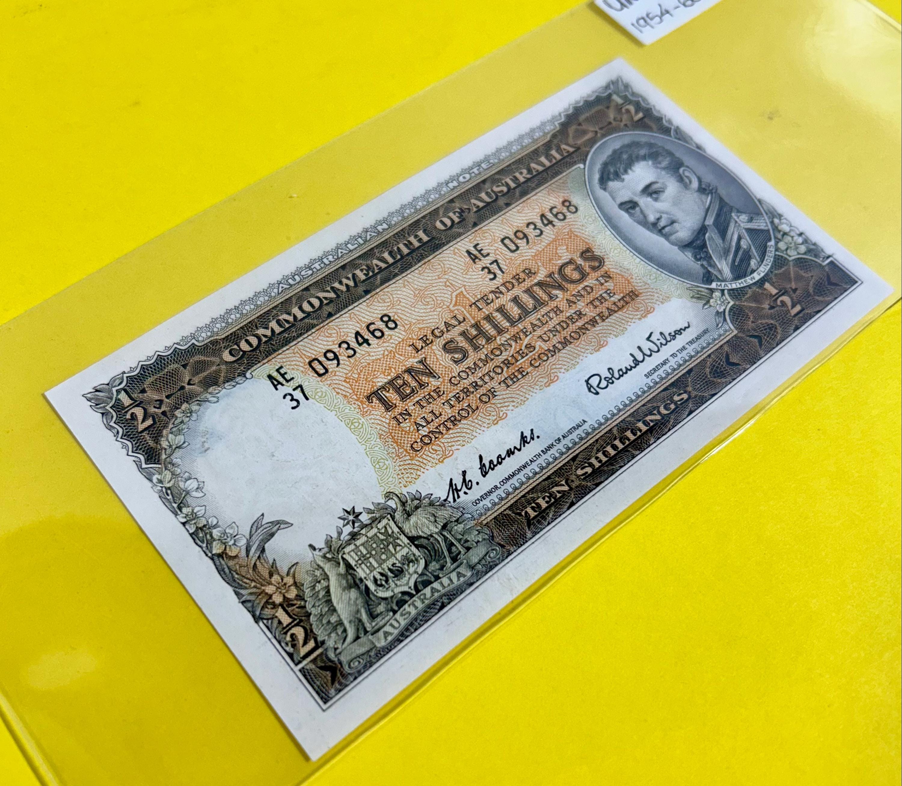 10 SHILLINGS. 1954-60 Year. Commonwealth of Australia. Legal Tender. Serial# AE/37 093468. Matthew Flinders. U N C. No GRADED.