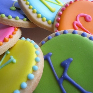 MONOGRAM DOT Sugar Cookie Party Favors, 1 Dozen image 3