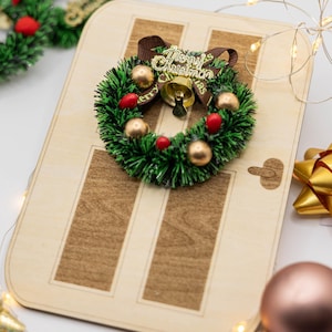 Holzkarte/Weihnachtskarte/Geschenkkarte/Weihnachtsgeschenk/Holz/Lasergravur/Christmas/Weihnachten/Wichteltür/Weihnachtskranz/Weihnachtstür
