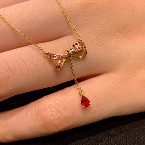 18k Gold Rubin Anhänger Halskette Echter Rubin 14K Gelbgold Schmetterling Anhänger Halskette Rubin Schmetterling Anhänger Geschenk für sie Brautjungfer Geschenk