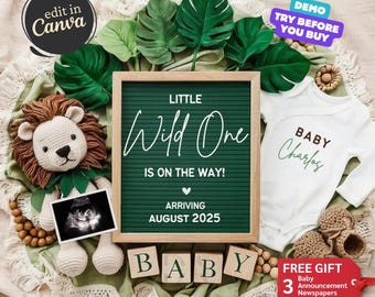 Peut inclure: Un tableau d'affichage vert avec le texte "Little Wild One is on the way! Arriving August 2025". Une grenouillère blanche avec le texte "Baby Charlos" est à côté du tableau d'affichage. Un jouet en crochet en forme de lion, un collier de perles en bois et une échographie encadrée sont également présents sur l'image.