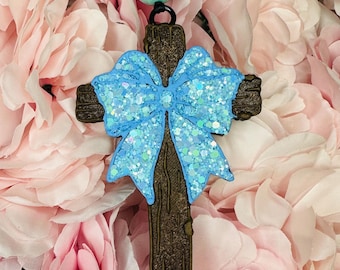 Cruz con lazo Freshie, Christian Freshie, ambientador para coche, hecho a medida, accesorios para coche, decoración para coche, Freshy, regalos únicos para mujeres y hombres