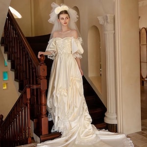 Customizable Luxury Satin Strapless Ball Gown Wedding Dress with 3D Floral Appliqué & Small Train, Princess Bridal Gown,Bridal ball gown
