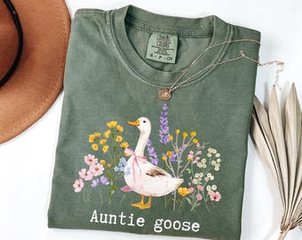 Comfort Colors® Auntie Goose Shirt, Wildflowers Aunt Pregnancy Announcement Tee,Baby Announcement for Aunt,New Aunt Gift,Future Auntie Gifts