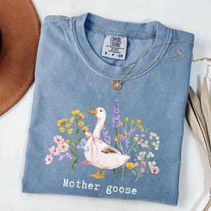 Mother Goose Shirt, Mama Goose Shirt, Wildflowers Pregnancy Announcement Tee, Comfort Colors® Pregnancy Reveal, New Mom Gift,Mom To Be Shirt image 4