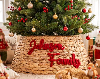 Personalized straw Christmas tree skirt, Family Name Tree Skirt, Rustic Handwoven Holiday Tree Base Cover, Xmas Home Decor