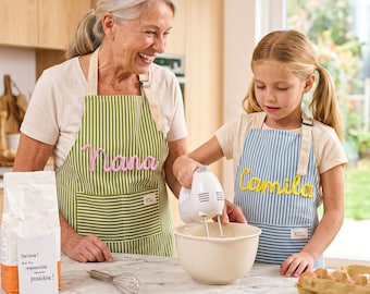 Delantal personalizado bordado a mano, delantal de cocina con nombre, delantal de cocina personalizado con bolsillo, regalo para mamá, regalo para ella, regalo para cocinar