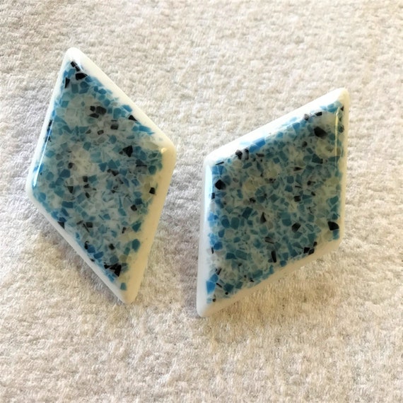 Vintage 1960s diamond shaped confetti lucite clip… - image 1