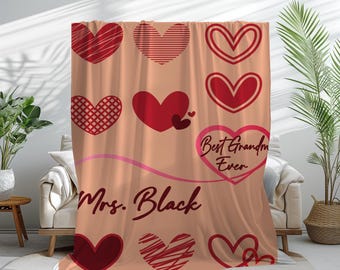 Custom Heart Design Name Blanket, Personalized Grandma Throw, Christmas Present for Mom Dad Grandpa Her Him,New Year Gift For Couples Lovers