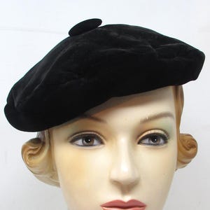 Vintage Beret Black Velvet Beret Vintage Iconic Beret Button Top Beret