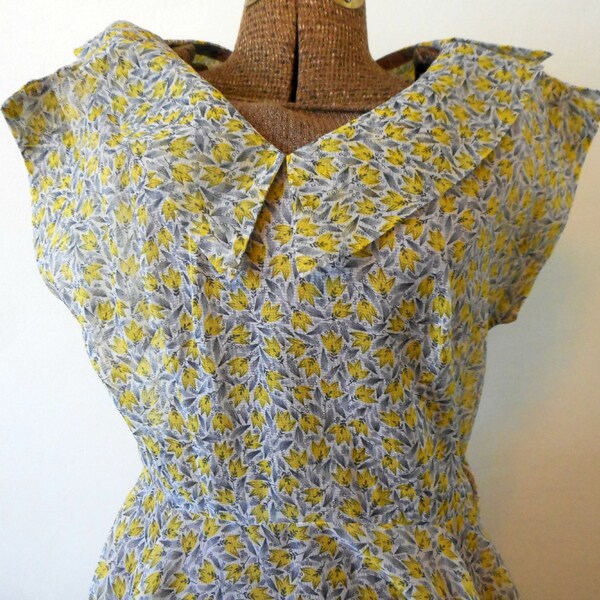 1950s Large Yellow Seersucker Day Dress
