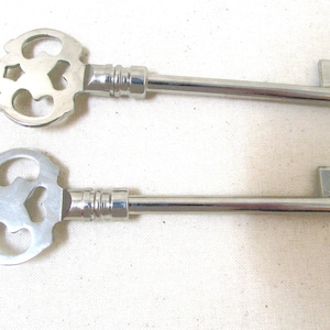 Antike Skelettschlüssel Schweres Silbermetall Vintage-Schlüssel 2er-Set Ideal für Schmuckkollektionen Über 4 Zoll lang