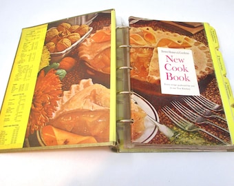 Vintage Cookbook - Better Homes and Gardens New Cook Book 1965  5-Ring Binder BH&G Recipes Bridal Shower Gift Gold Souvenir Edition