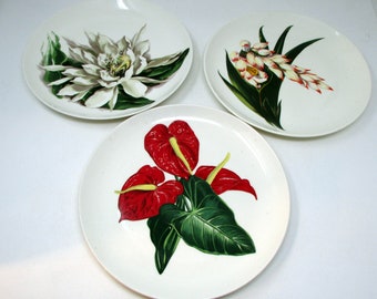 Vintage Santa Anita Ware Hawaiian Flower Plate Choose Shell Ginger, Red Anthurium, Night Blooming Cereus 10 1/2 inch Plate Flowers of Hawaii