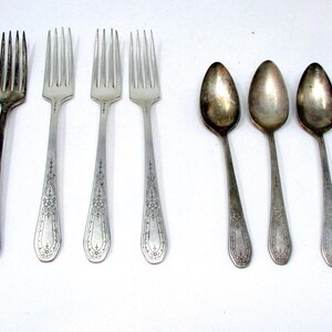 Vintage Community Plate Flatware - 9 pcs Flatware Silverware Lot of Forks and Spoons Sweet Floral Pattern Art Deco
