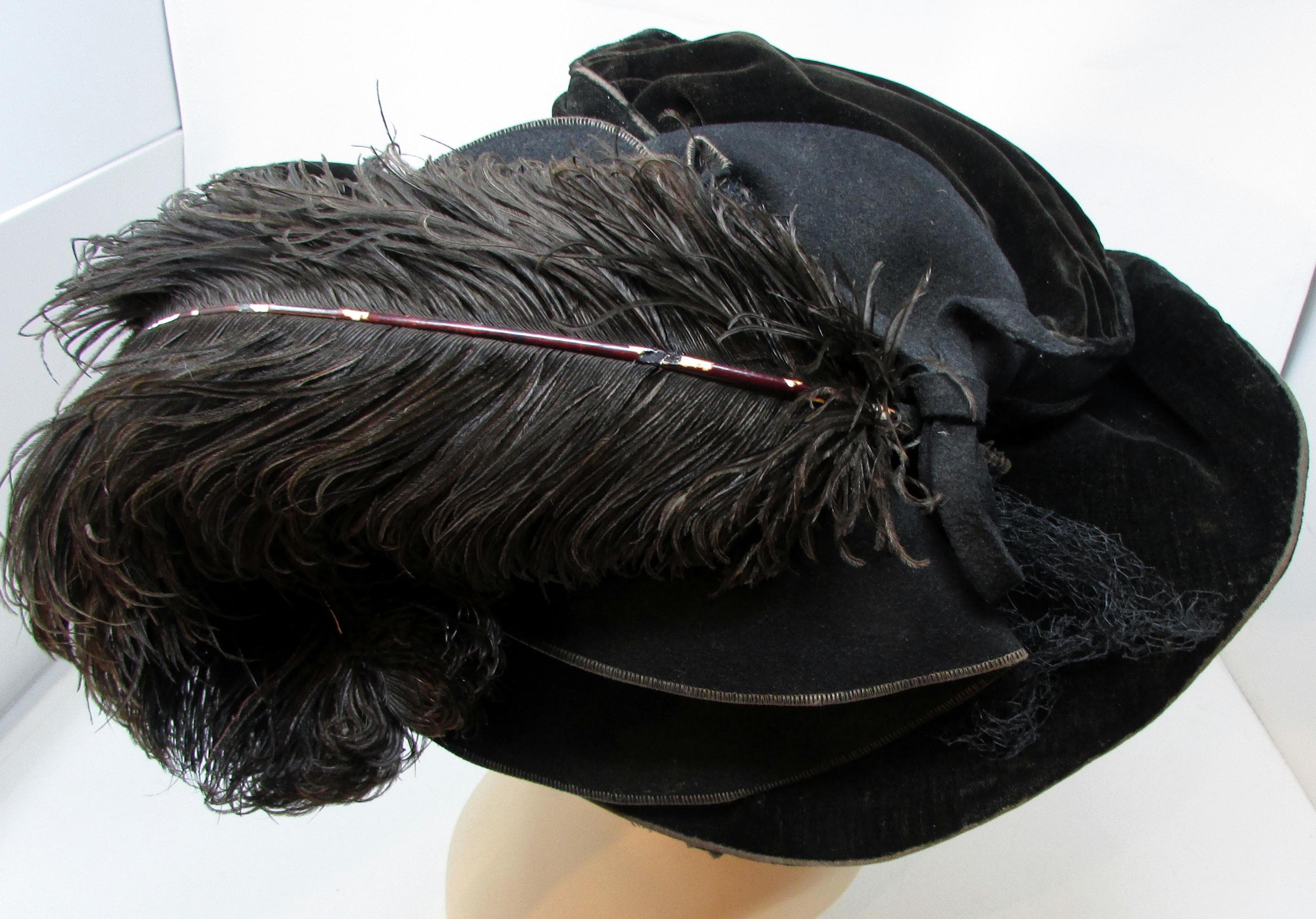 1940s/50s Half-Hat Black Felt‎ Wrapped in Ostrich or Marabou Feathers Victorian Wide Brim Hat: Black Velvet & Ostrich Feather  main image 4
