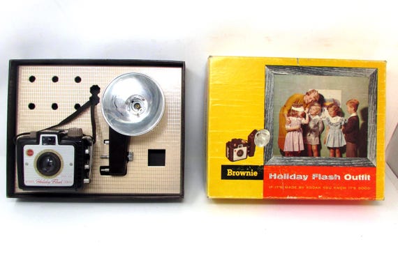 Vintage Kodak Brownie Holiday Flash Camera – 1950s Photography
