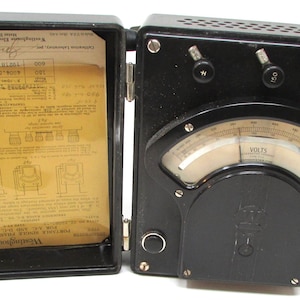 Vintage Gadget Bakelite Westinghouse Watt Meter Direct Current Voltmeter 1940s Gadgets Quackery
