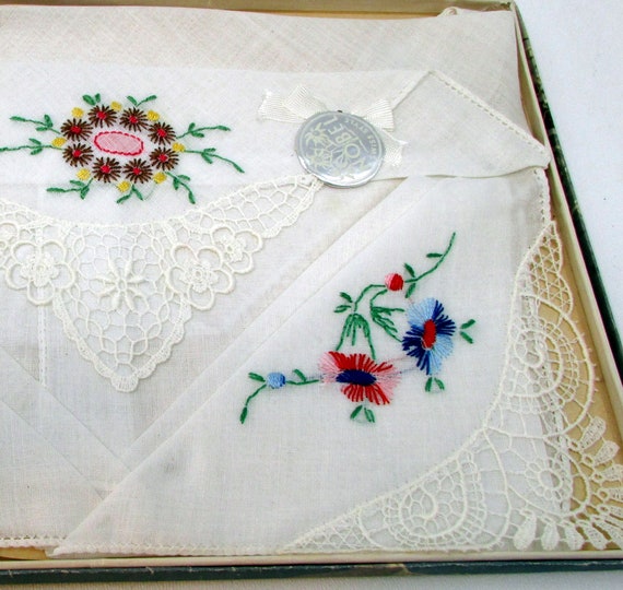 Vintage Boxed Set Swiss Embroidered Tiny Flowers … - image 8