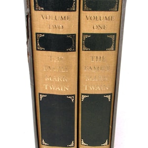Vintage Book Set The Family Mark Twain 2 Volumes – Tom Sawyer, Huck Finn, Connecticut Yankee, Short Stories, Essays, Gift Collection