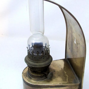Antieke scheepslantaarn – messing kajuitolielamp voor wandmontage – jaren 1920-1930 nautisch decor Maritieme verlichting