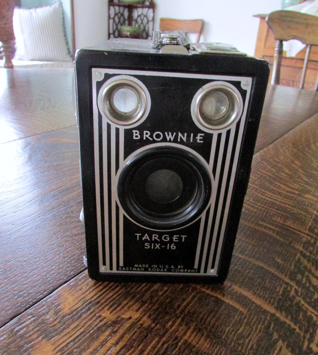 Vintage Kodak Brownie Target Six-16 Camera – Art Deco Box Camera